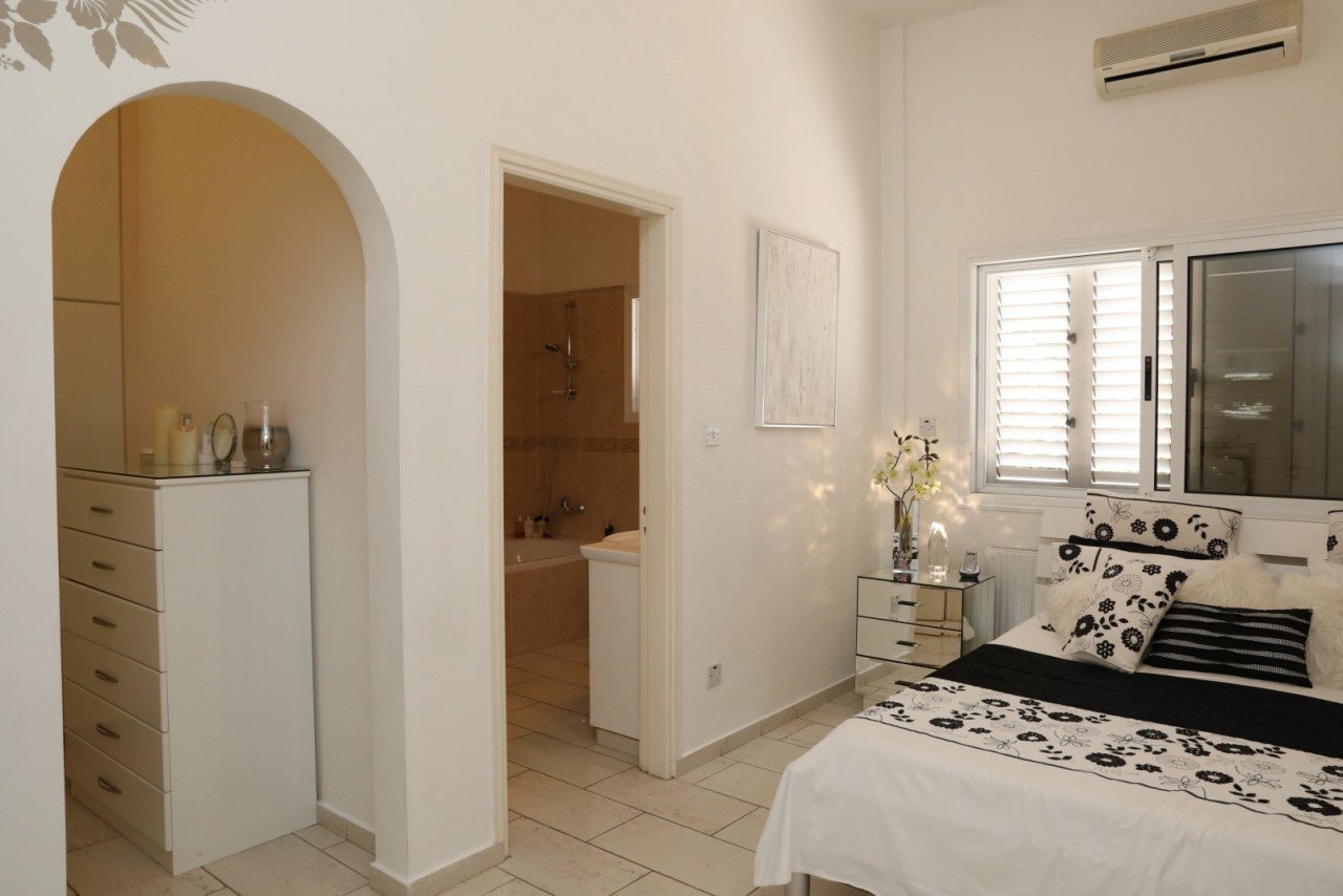 3 Bed, 2 Bath, HouseFor Sale, Kissonerga, Paphos