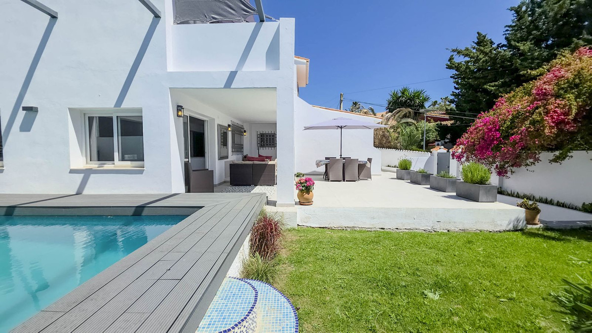 4 Bed, 3 Bath, HouseFor Sale, Estepona, Malaga 4 Bed, 3 Bath, HouseFor Sale, Estepona, Malaga