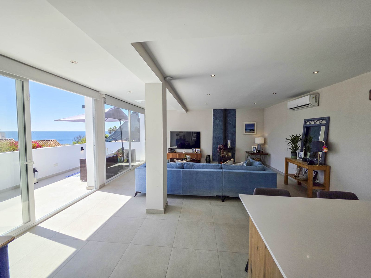 4 Bed, 3 Bath, HouseFor Sale, Estepona, Malaga 4 Bed, 3 Bath, HouseFor Sale, Estepona, Malaga