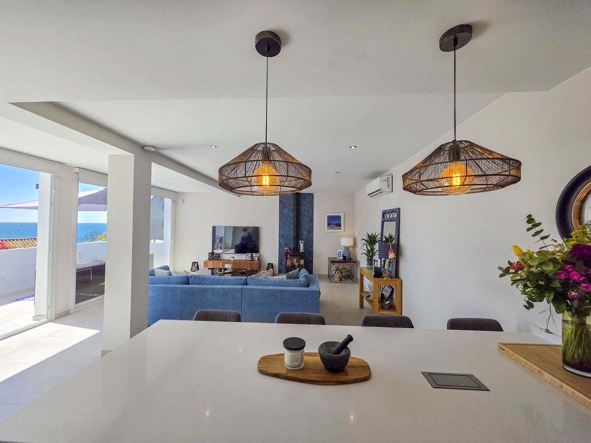 4 Bed, 3 Bath, HouseFor Sale, Estepona, Malaga 4 Bed, 3 Bath, HouseFor Sale, Estepona, Malaga