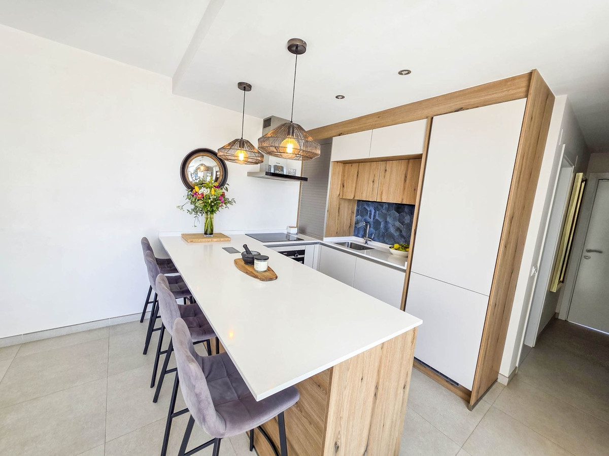 4 Bed, 3 Bath, HouseFor Sale, Estepona, Malaga 4 Bed, 3 Bath, HouseFor Sale, Estepona, Malaga