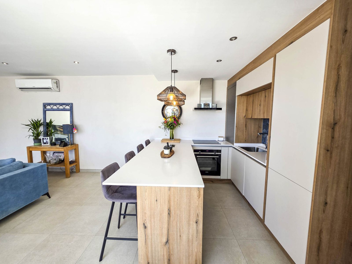 4 Bed, 3 Bath, HouseFor Sale, Estepona, Malaga 4 Bed, 3 Bath, HouseFor Sale, Estepona, Malaga