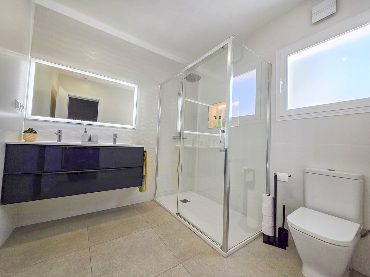 4 Bed, 3 Bath, HouseFor Sale, Estepona, Malaga 4 Bed, 3 Bath, HouseFor Sale, Estepona, Malaga