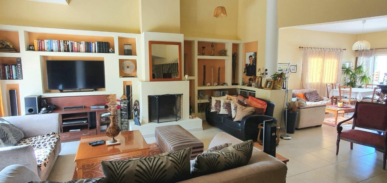 5 Bed, 3 Bath, HouseFor Sale, Chlorakas, Paphos