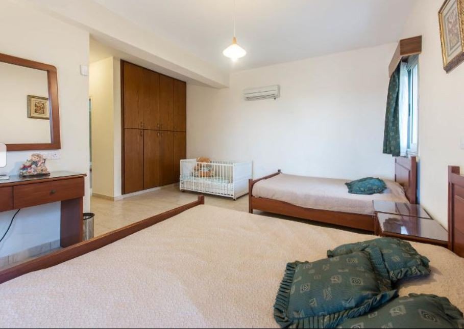 5 Bed, 5 Bath, HouseFor Sale, Kissonerga, Paphos