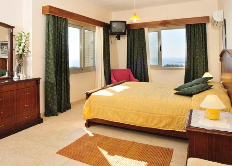 5 Bed, 5 Bath, HouseFor Sale, Kissonerga, Paphos