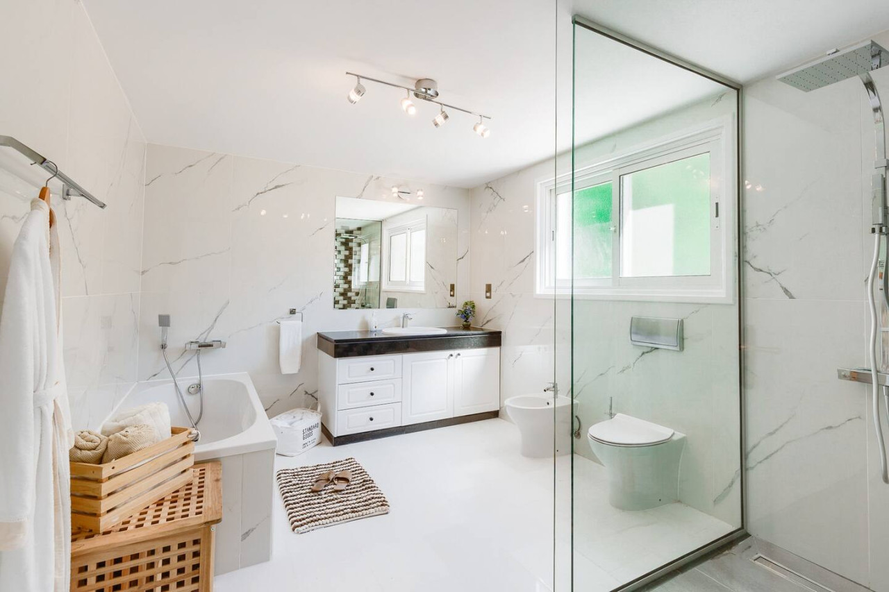 5 Bed, 4 Bath, HouseFor Sale, Coral Bay, Paphos