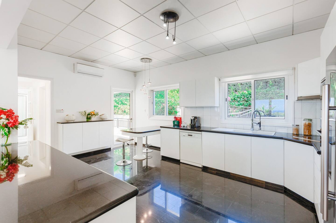 5 Bed, 4 Bath, HouseFor Sale, Coral Bay, Paphos