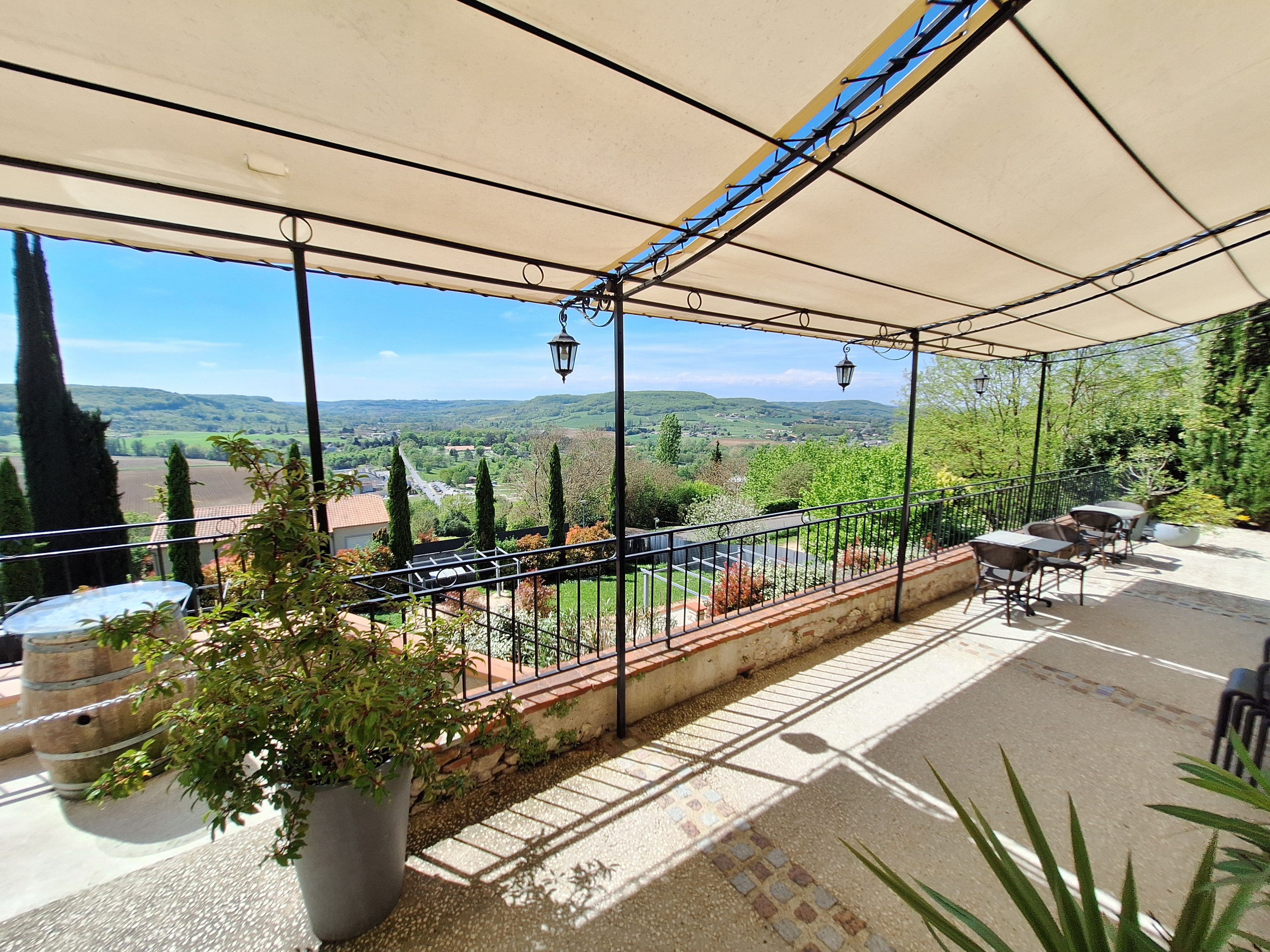 8 Bed, 4 Bath, HouseFor Sale, Penne D'agenais, Lot-et-Garonne, Aquitaine, 47140