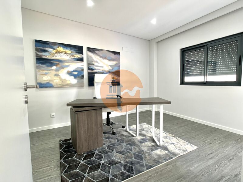 3 Bed, 2 Bath, ApartmentFor Sale, Olhão, Faro