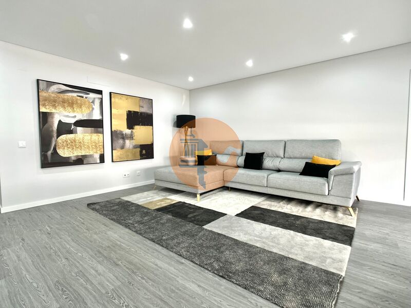 3 Bed, 2 Bath, ApartmentFor Sale, Olhão, Faro