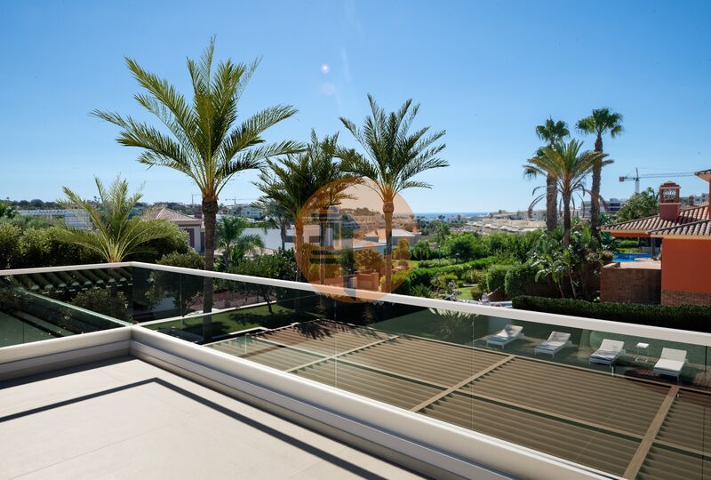 4 Bed, 5 Bath, HouseFor Sale, Lagos, Faro