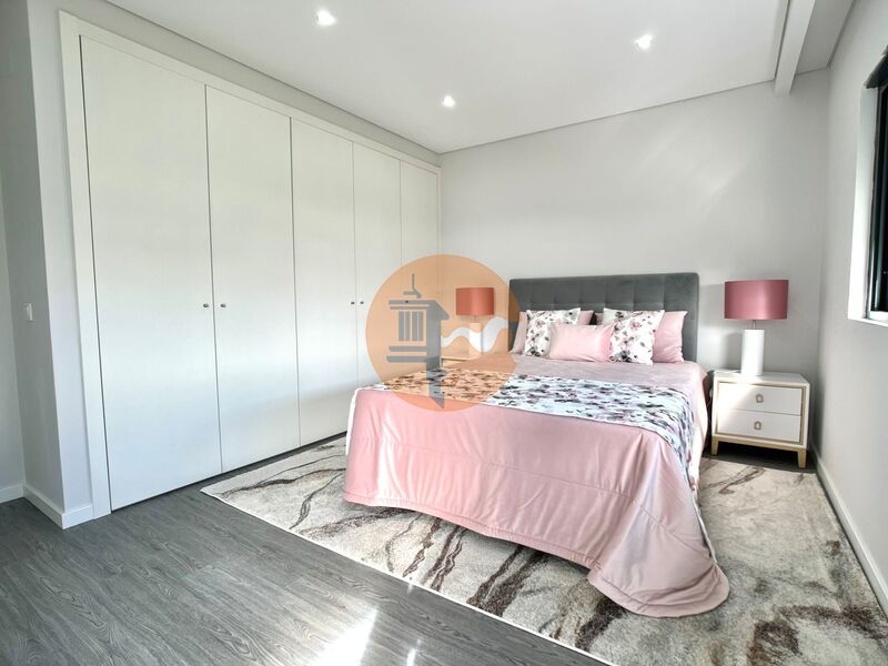 3 Bed, 2 Bath, ApartmentFor Sale, Olhão, Faro