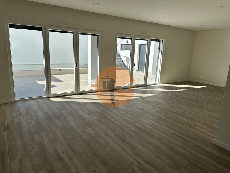 4 Bed, 3 Bath, HouseFor Sale, Olhão, Faro