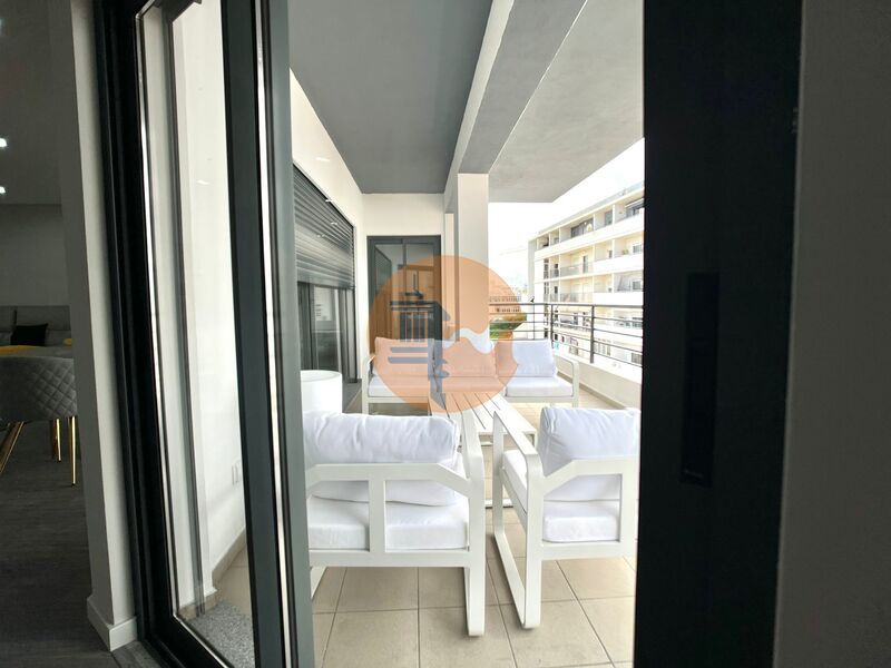 4 Bed, 2 Bath, ApartmentFor Sale, Olhão, Faro
