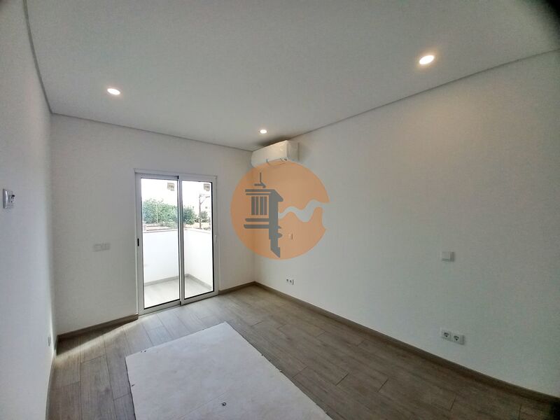3 Bed, 2 Bath, ApartmentFor Sale, Loulé, Faro