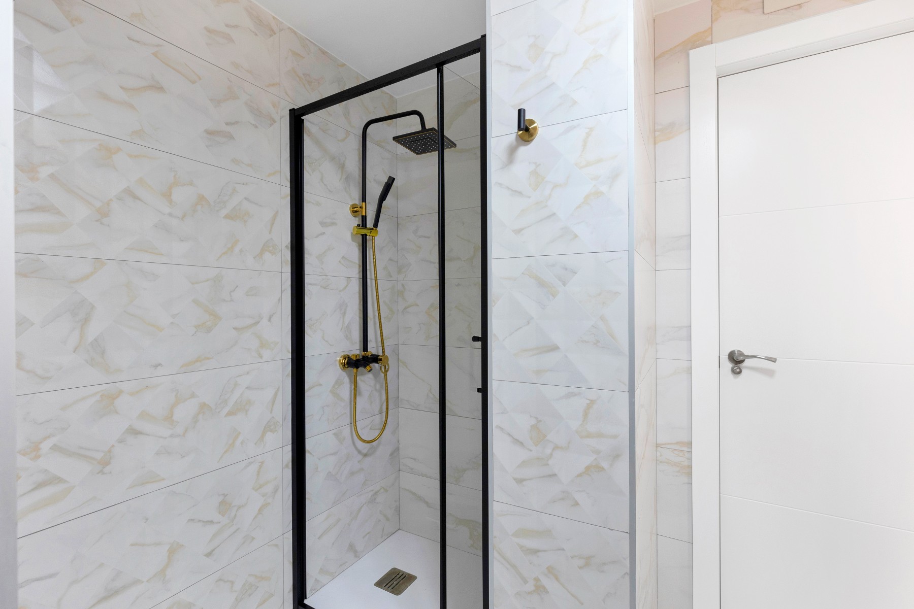 3 Bed, 2 Bath, ApartmentFor Sale, Torrevieja, Alicante