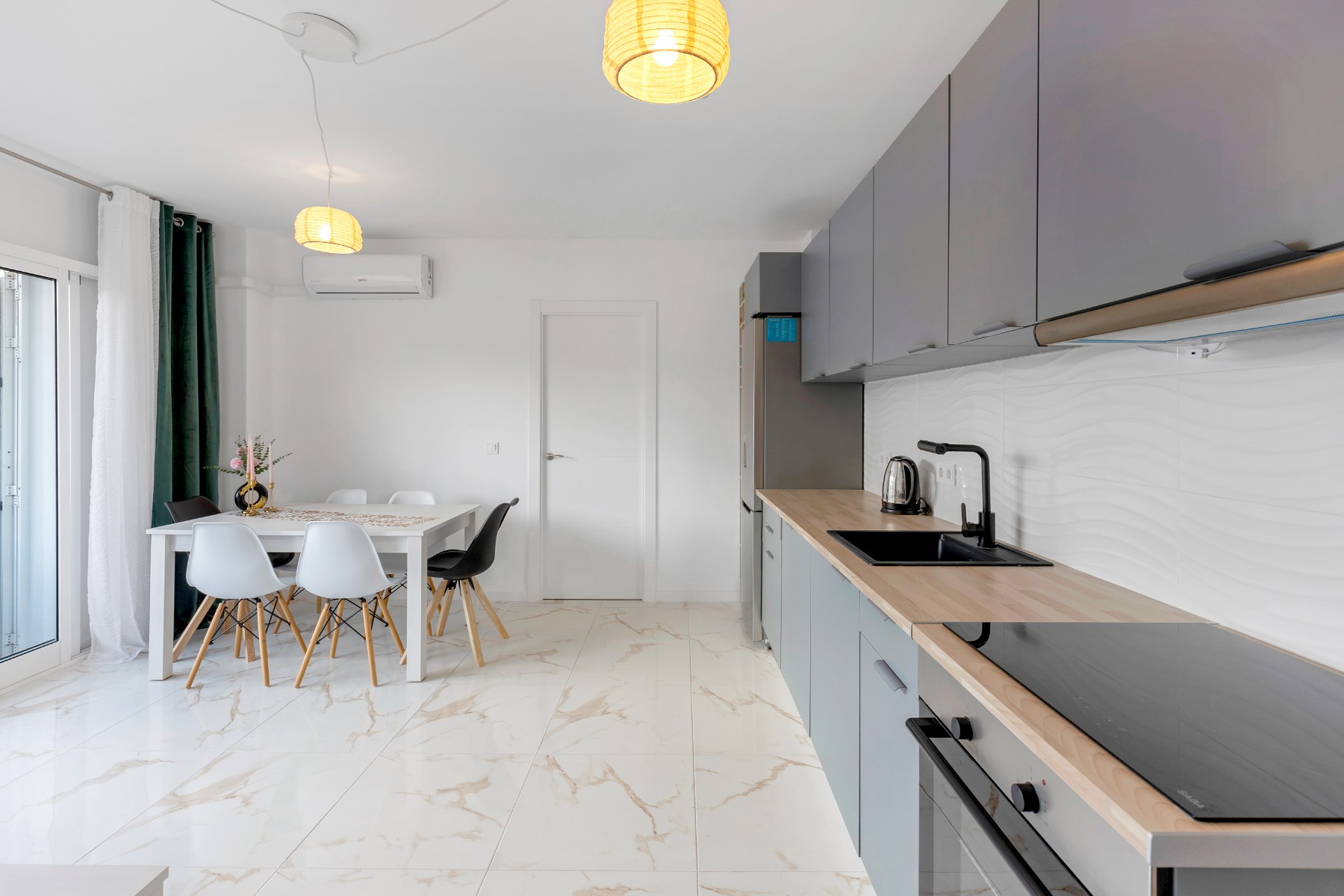 3 Bed, 2 Bath, ApartmentFor Sale, Torrevieja, Alicante