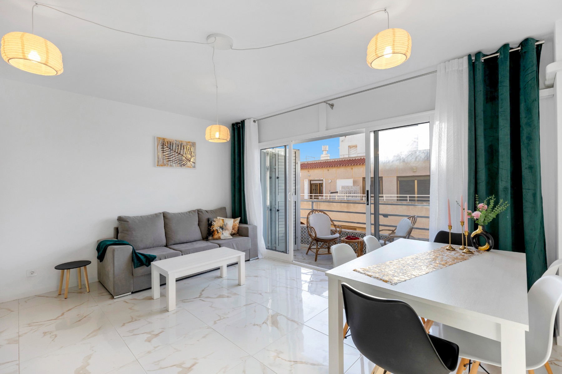 3 Bed, 2 Bath, ApartmentFor Sale, Torrevieja, Alicante