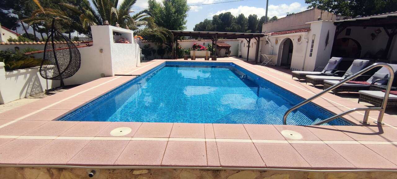 4 Bed, 3 Bath, HouseFor Sale, Sax, Alicante