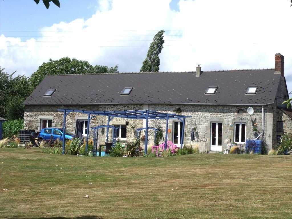 4 Bed, 2 Bath, HouseFor Sale, Saint-Aubin-du-Désert, Pays-de-la-Loire, 53700