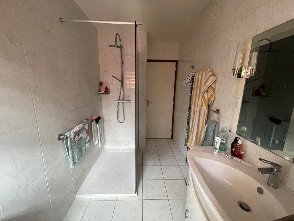 3 Bed, 1.5 Bath, HouseFor Sale, Boulay-les-Ifs, Pays-de-la-Loire, 53370