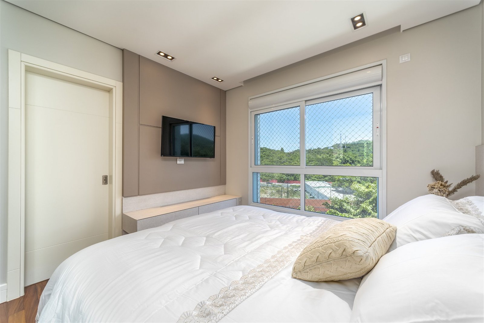 3 Bed, 4 Bath, ApartmentFor Sale, Praia Brava, Santa Catarina, 88306-806 3 Bed, 4 Bath, ApartmentFor Sale, Praia Brava, Santa Catarina, 88306-806