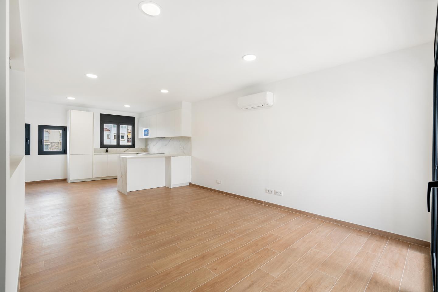 4 Bed, 3 Bath, HouseFor Sale, Empuriabrava, Girona, 17487 4 Bed, 3 Bath, HouseFor Sale, Empuriabrava, Girona, 17487