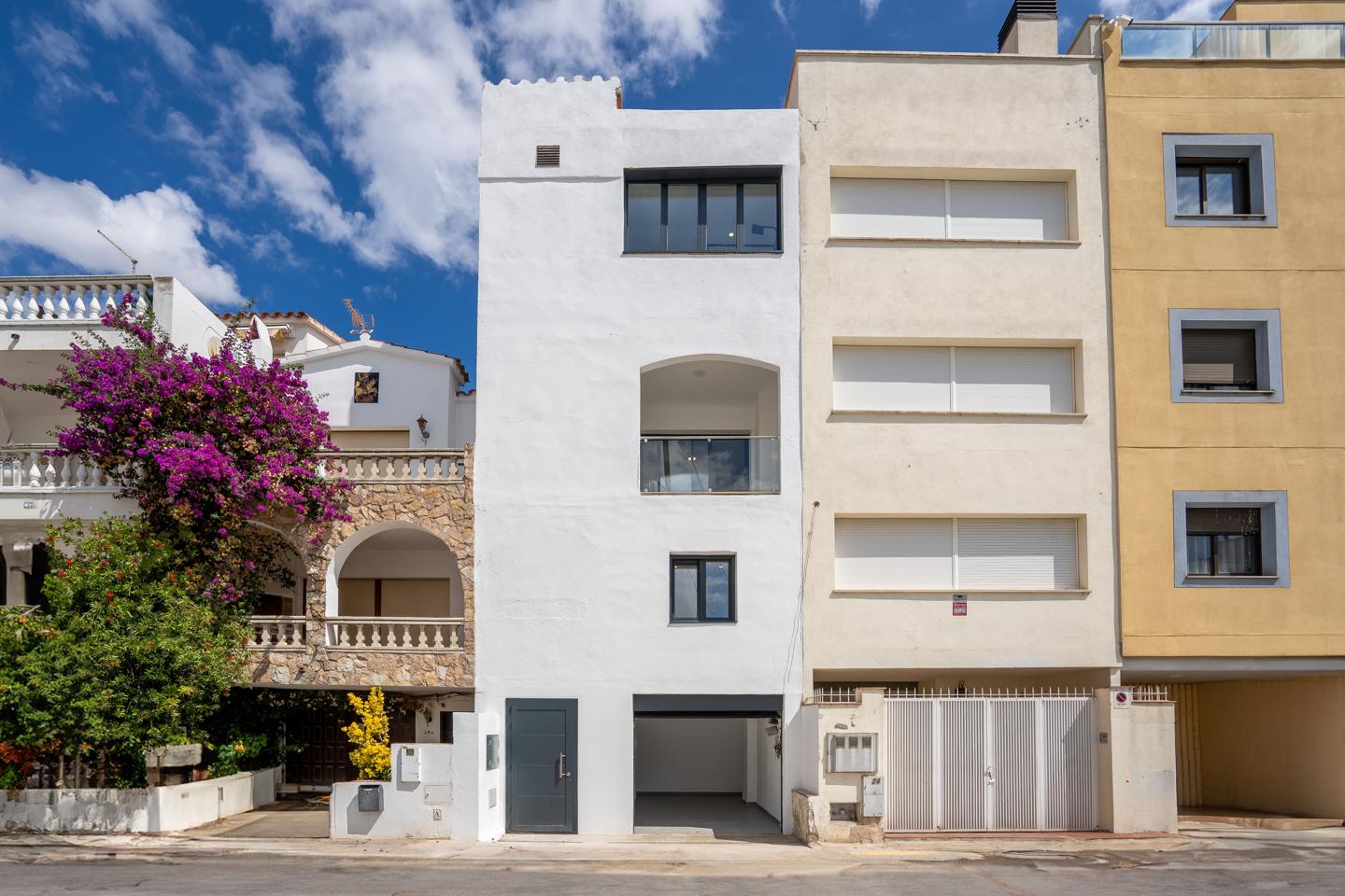 4 Bed, 3 Bath, HouseFor Sale, Empuriabrava, Girona, 17487 4 Bed, 3 Bath, HouseFor Sale, Empuriabrava, Girona, 17487