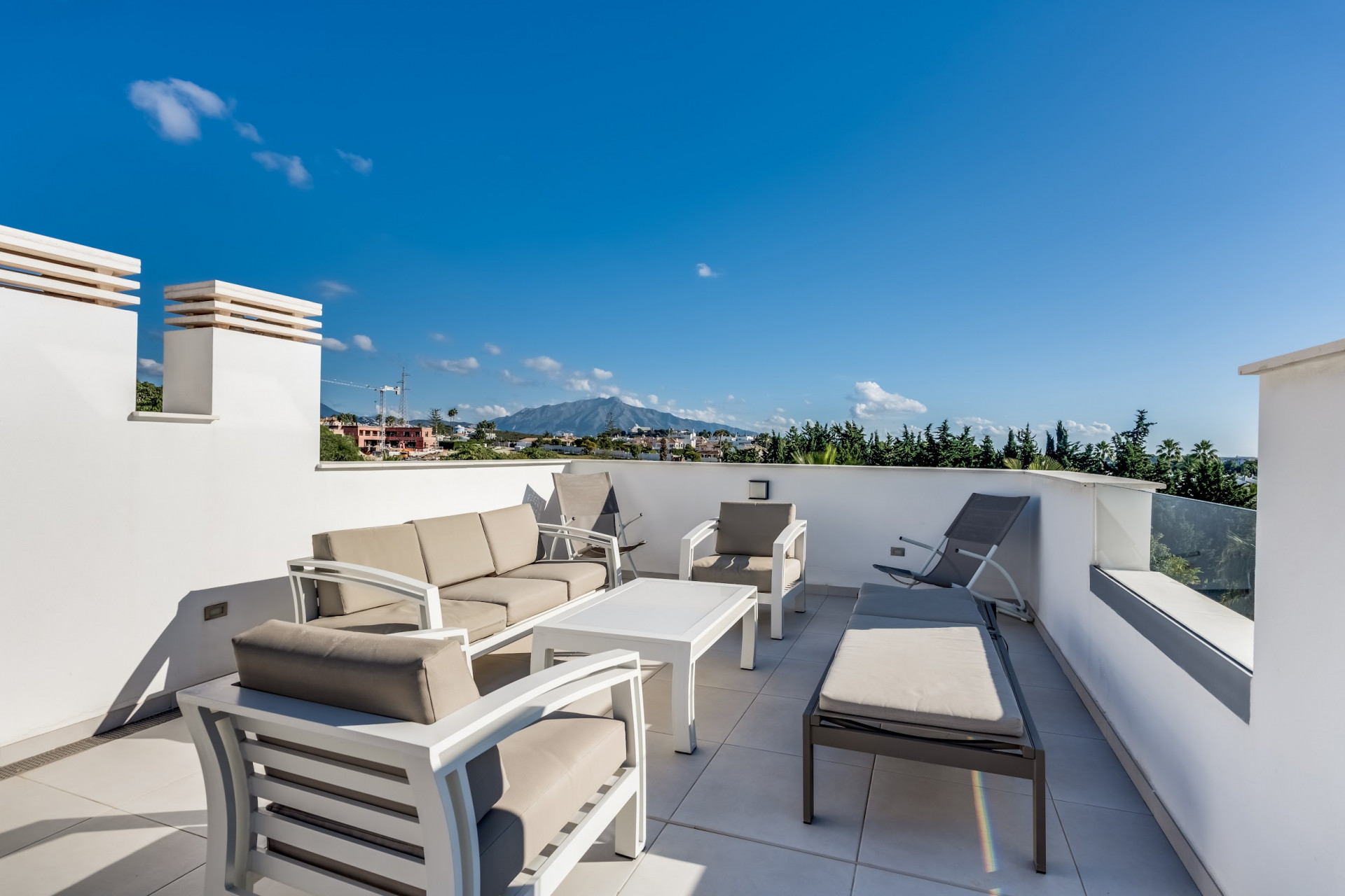 4 Bed, 3 Bath, HouseFor Sale, Estepona, Malaga