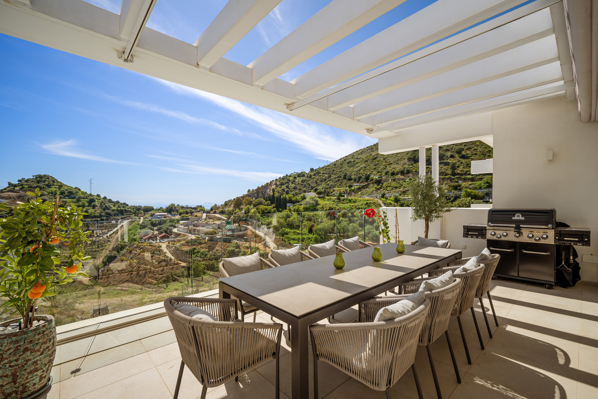 3 Bed, 2 Bath, ApartmentFor Sale, Ojén, Malaga