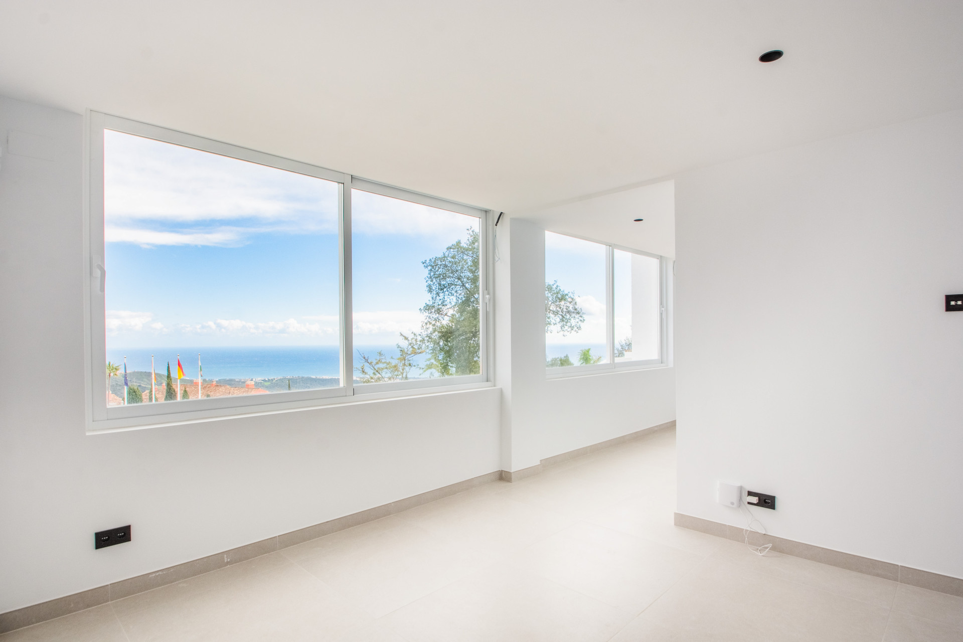 3 Bed, 3 Bath, ApartmentFor Sale, Marbella, Malaga