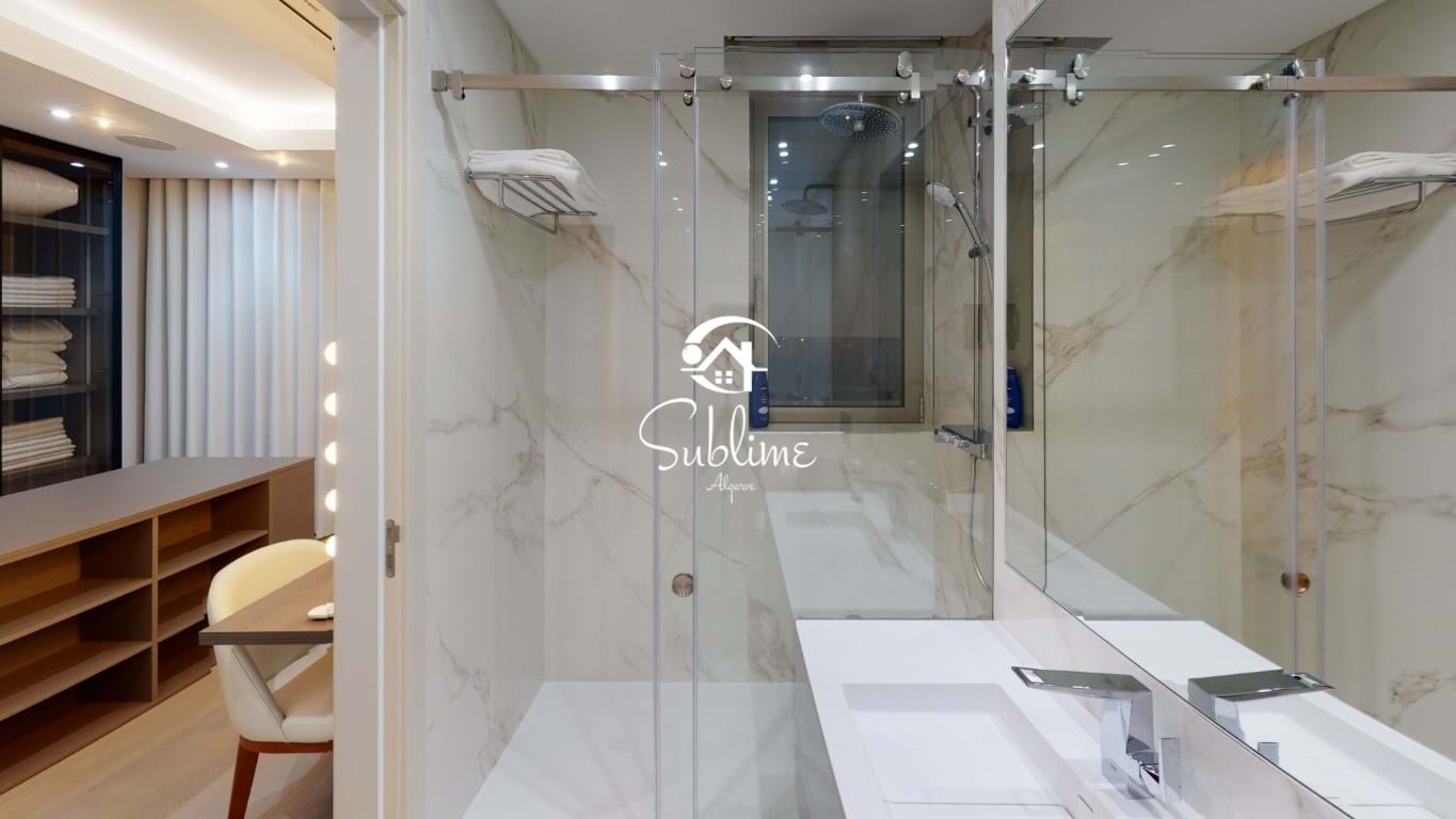 5 Bed, 3 Bath, ApartmentFor Sale, Lagos, Faro, 8600-776