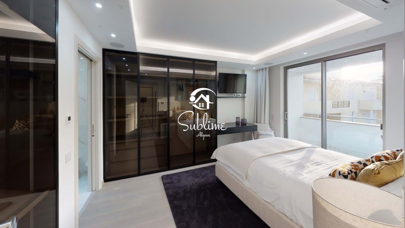 5 Bed, 3 Bath, ApartmentFor Sale, Lagos, Faro, 8600-776