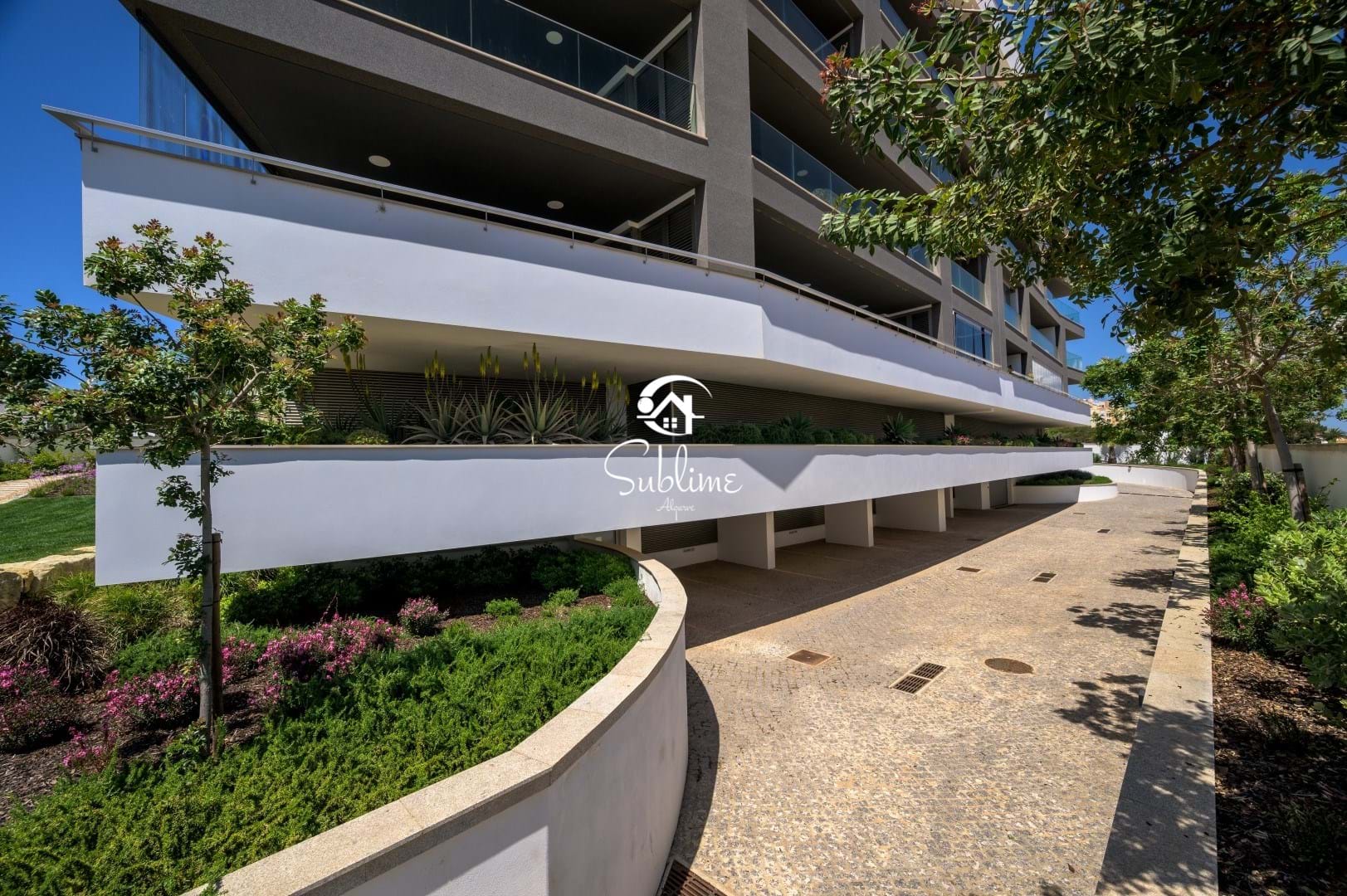 4 Bed, 4 Bath, ApartmentFor Sale, Lagos, Faro, 8600-545