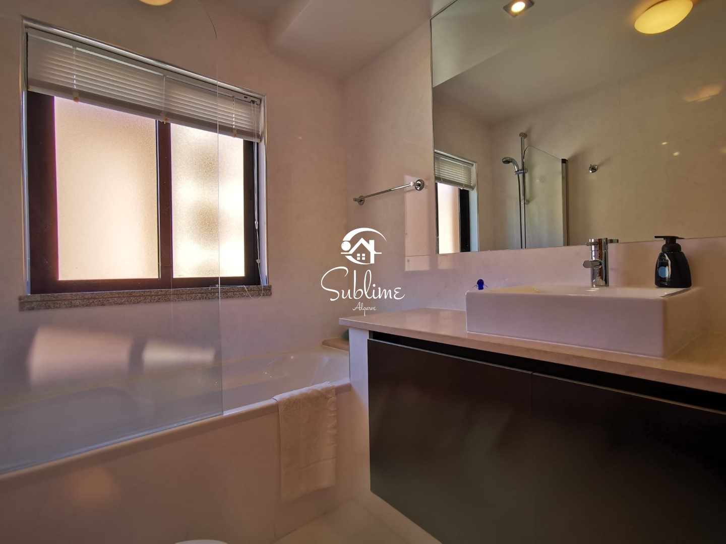 3 Bed, 1 Bath, HouseFor Sale, Praia da Luz, Lagos, Faro, 8600-101