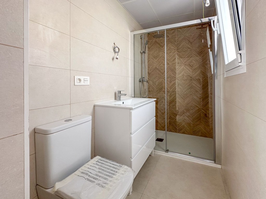 1 Bed, 1 Bath, ApartmentFor Sale, Fuengirola, Malaga