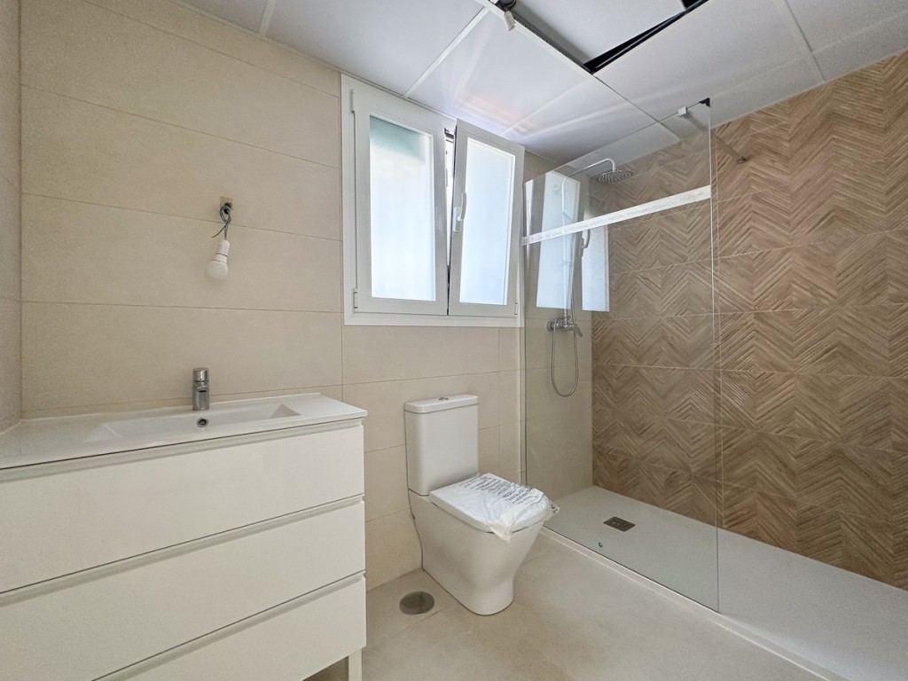 1 Bed, 1 Bath, ApartmentFor Sale, Fuengirola, Malaga