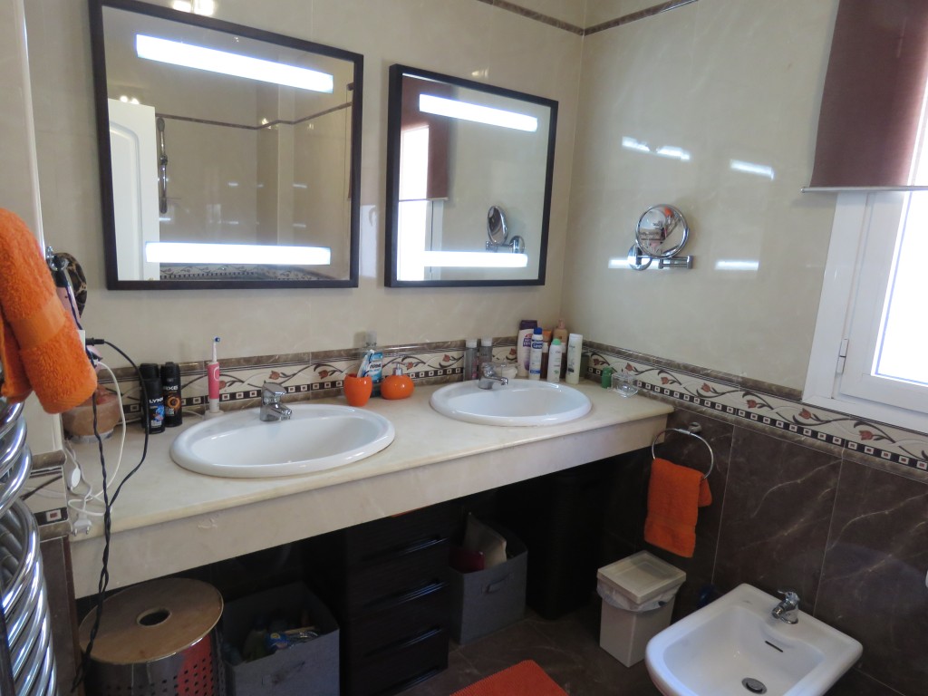 4 Bed, 3 Bath, HouseFor Sale, Alhaurin el Grande, Malaga