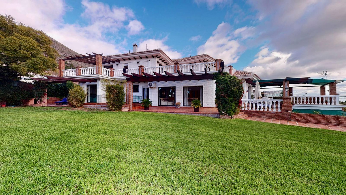 7 Bed, 7 Bath, HouseFor Sale, La Capellania, Malaga