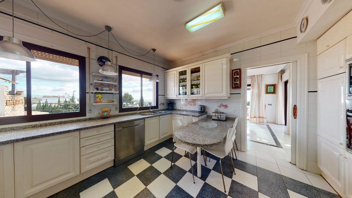 7 Bed, 7 Bath, HouseFor Sale, La Capellania, Malaga