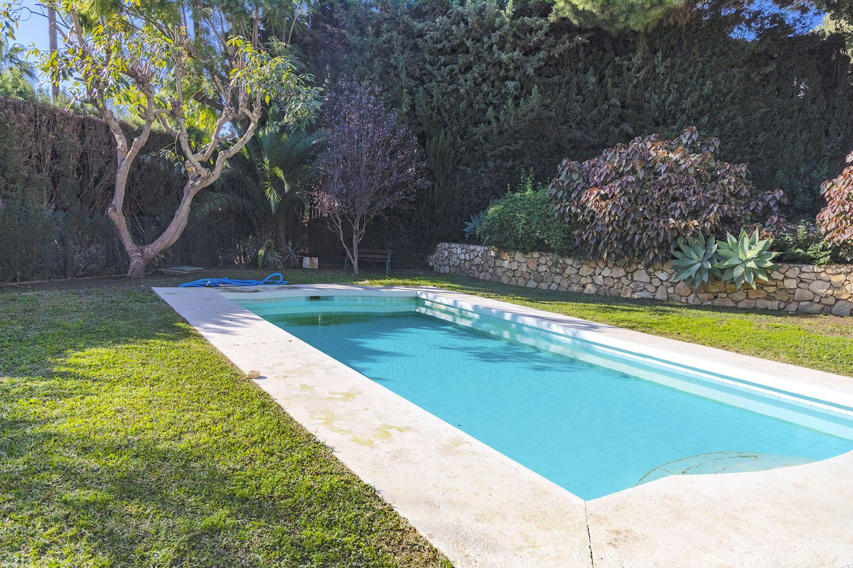 5 Bed, 4 Bath, HouseFor Sale, La Capellania, Malaga