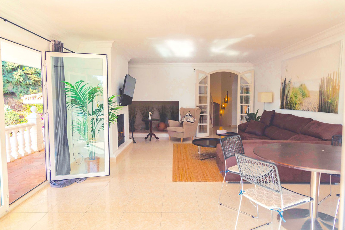 5 Bed, 4 Bath, HouseFor Sale, La Capellania, Malaga