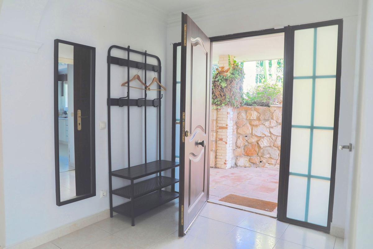 5 Bed, 4 Bath, HouseFor Sale, La Capellania, Malaga