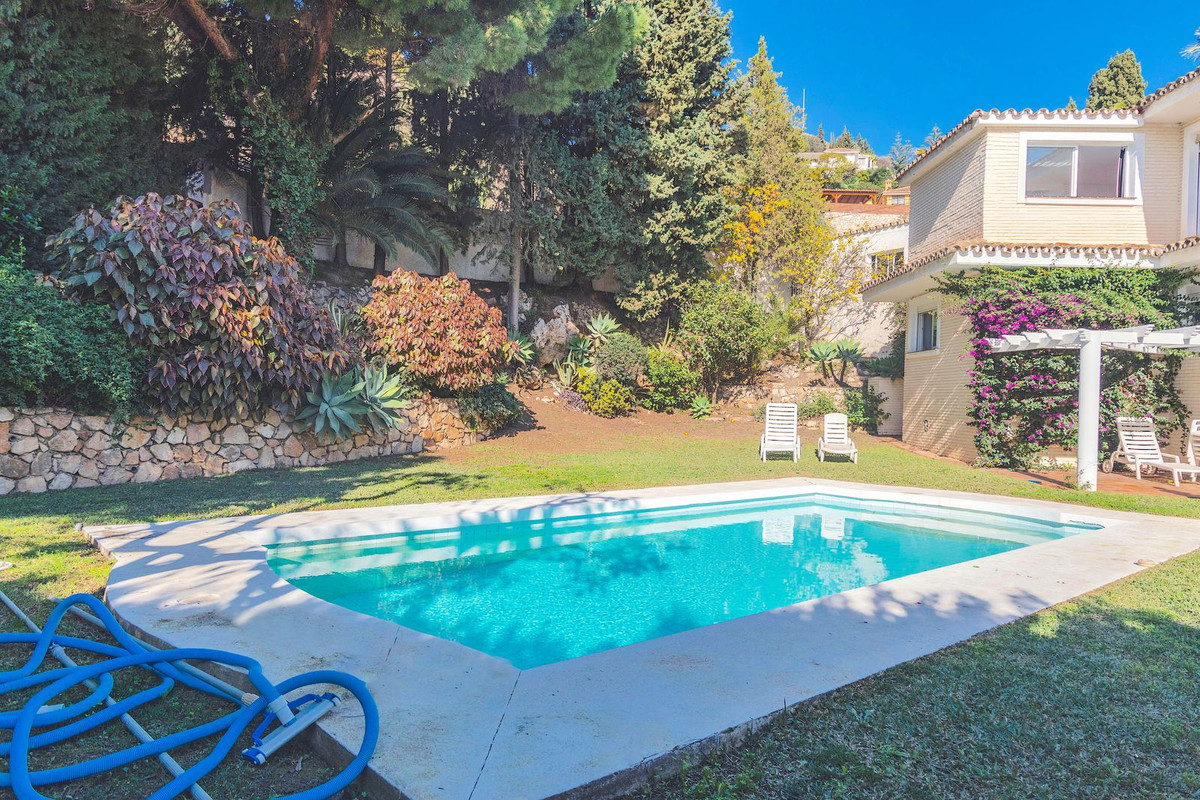 5 Bed, 4 Bath, HouseFor Sale, La Capellania, Malaga