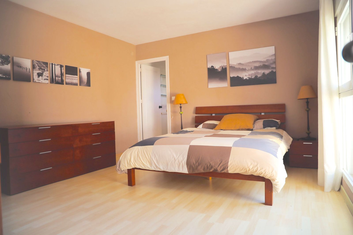 5 Bed, 4 Bath, HouseFor Sale, La Capellania, Malaga