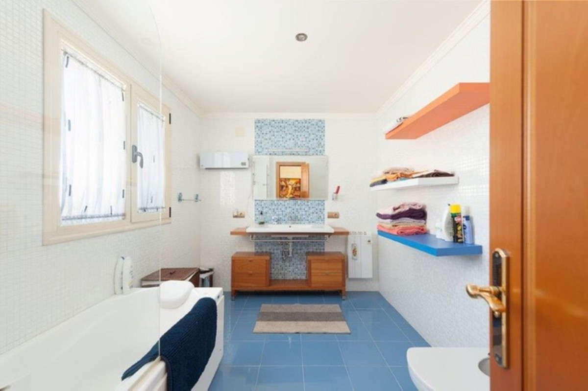 5 Bed, 4 Bath, HouseFor Sale, Torremolinos, Malaga