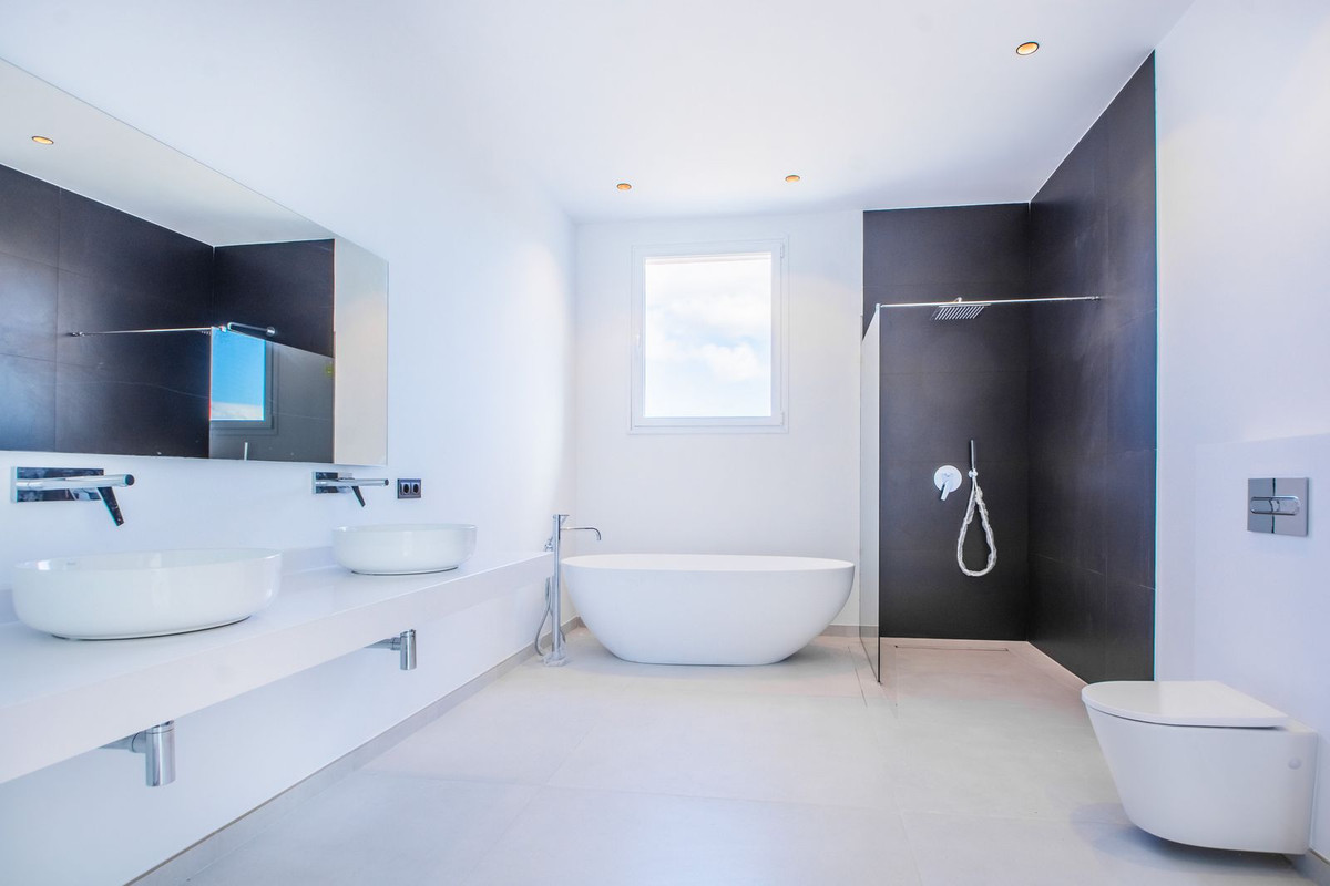 4 Bed, 4 Bath, HouseFor Sale, La Mairena, Malaga