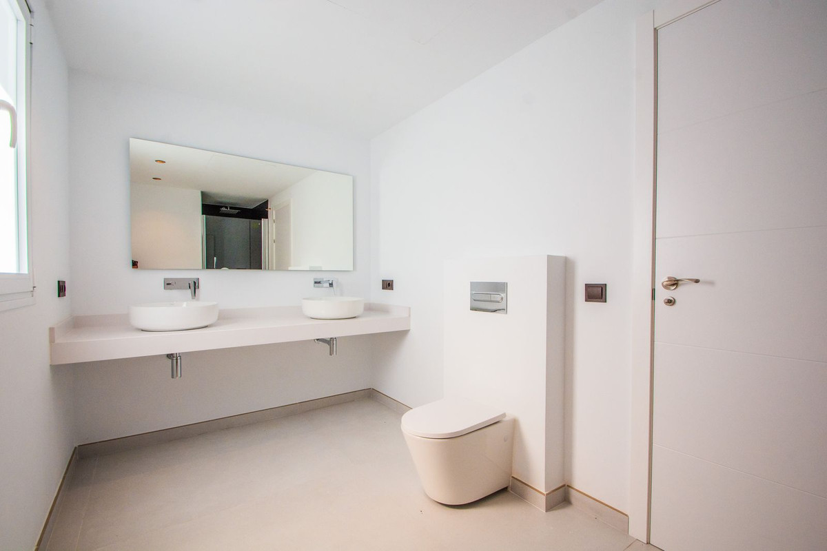 4 Bed, 4 Bath, HouseFor Sale, La Mairena, Malaga