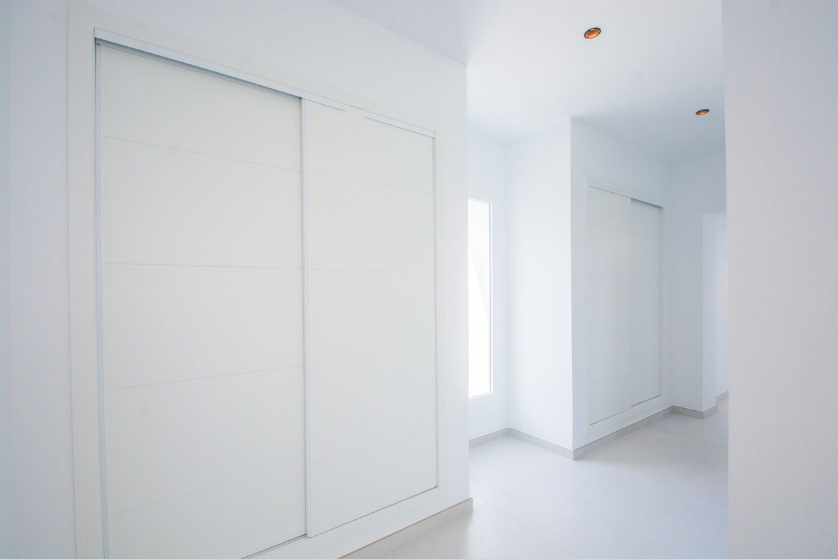 4 Bed, 4 Bath, HouseFor Sale, La Mairena, Malaga